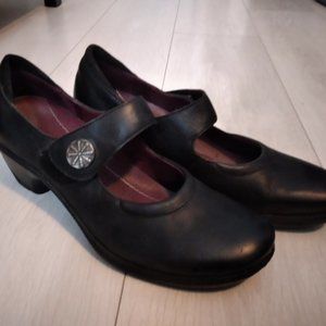 Black Mary Jane Chunky Heal Shoes